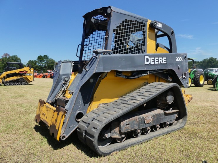 deere-333e-image-1