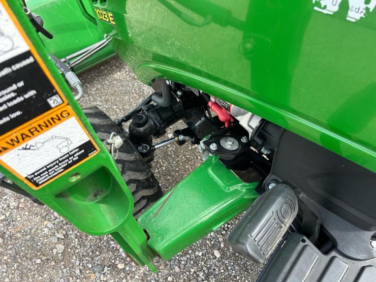 2020-john-deere-1023e-image-14