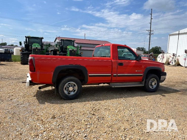 2004-chevrolet-2500hd-image-10