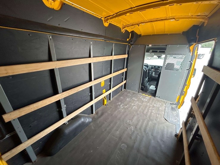 2020-ford-transit-image-24