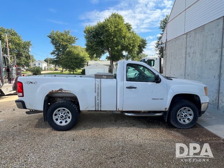 2012-gmc-3500hd-image-5