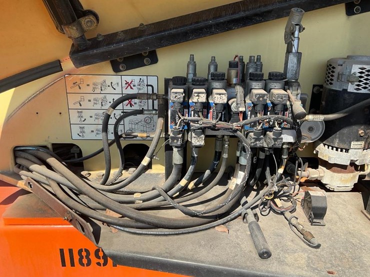 2004-jlg-m600jp-image-25
