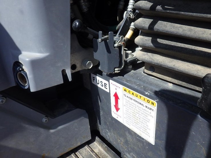 2014-kubota-kx057-4-image-23