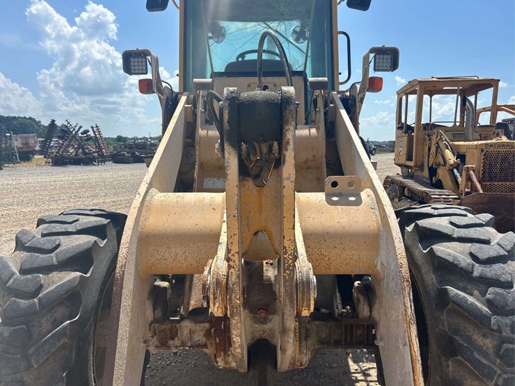 john-deere-444h-image-10