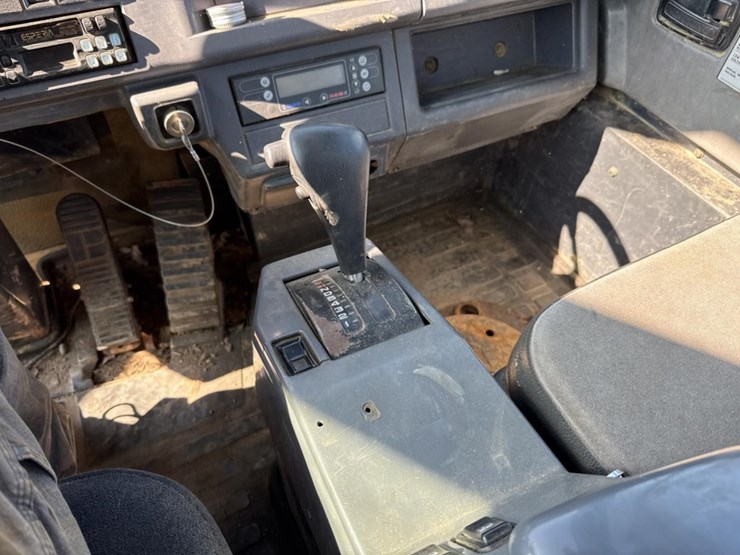 komatsu-hm400-2-image-31