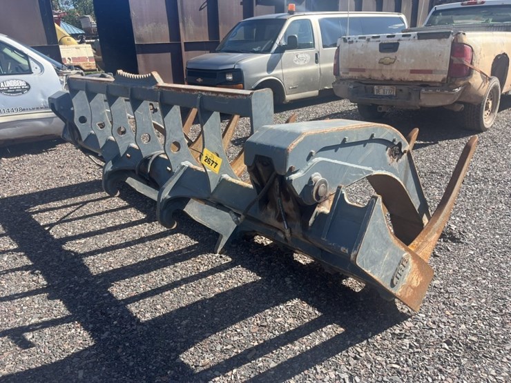 #2677-•-jrb-approx-136“-loader-grapple-image-1