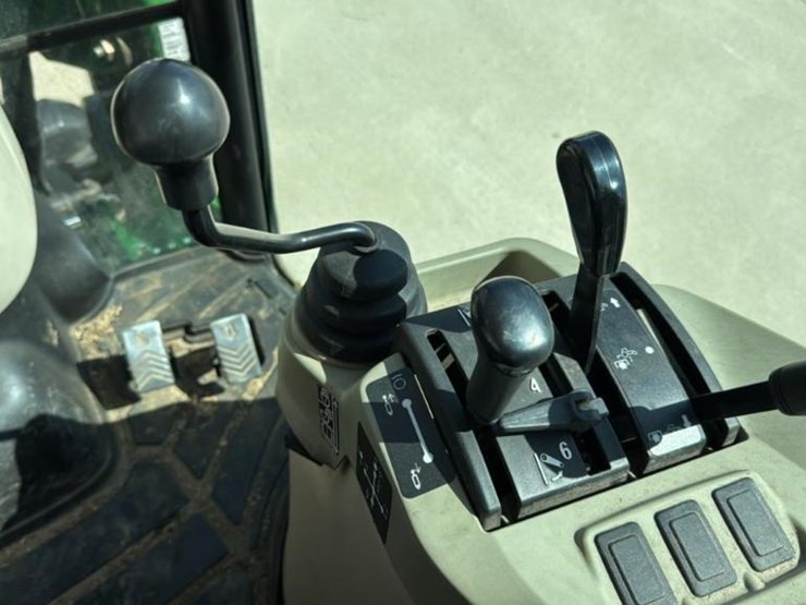 2007-john-deere-3520-image-41