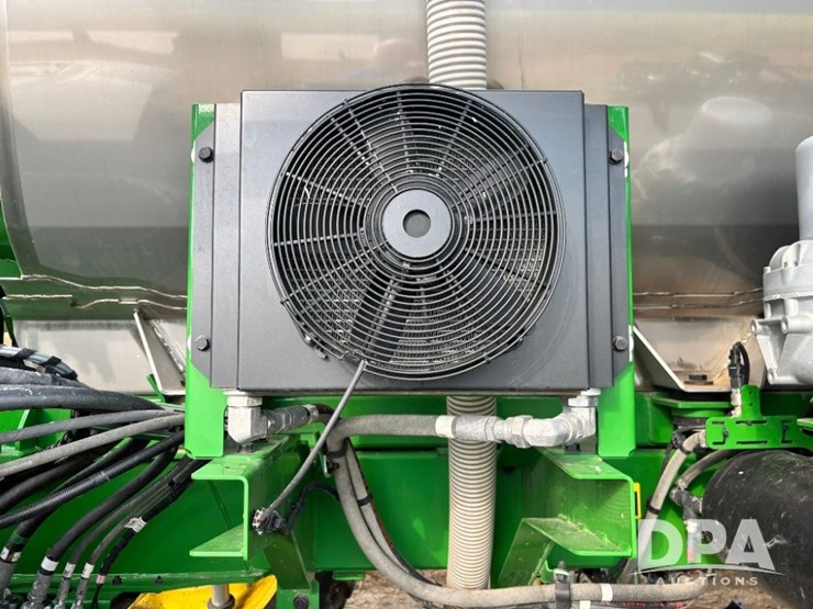 2025-john-deere-616r-image-61
