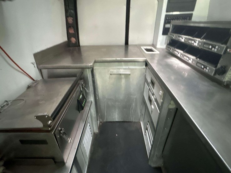 2021-mercedes-benz-sprinter-4500-image-36
