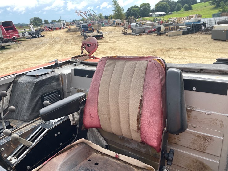 massey-ferguson-2705-image-67