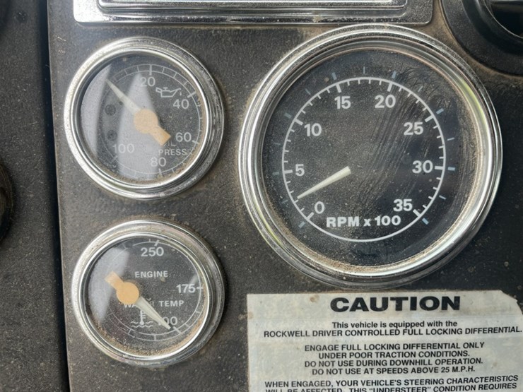 1993-ford-l9000-image-90