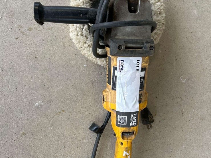 dewalt-dwp849-7in-9in-variable-speed-sander/polisher-image-1