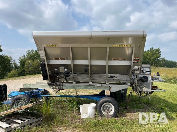 2019-john-deere-485-image-9