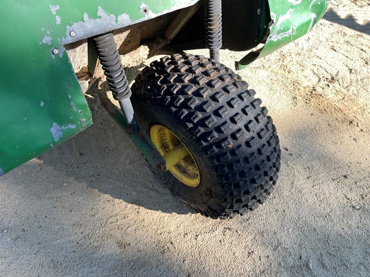 john-deere-gator-image-6