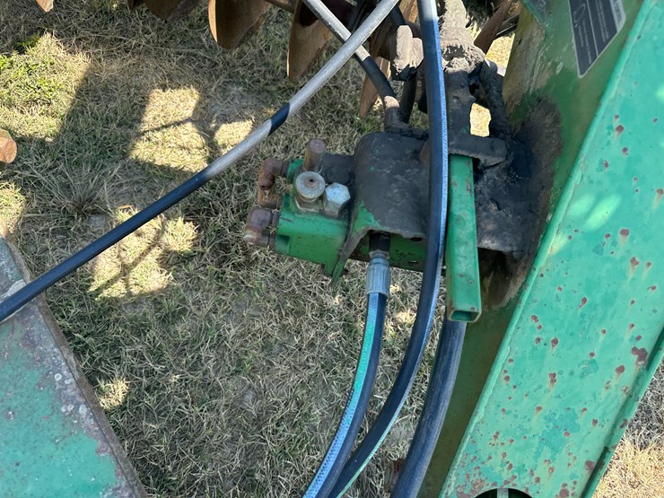 john-deere-34-image-31