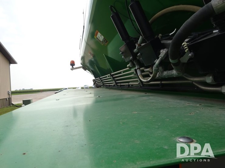 2019-john-deere-f4365-image-73