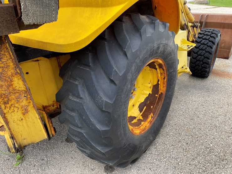 new-holland-lb75b-image-27