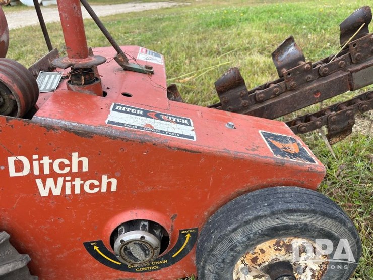 ditch-witch-c99-image-18