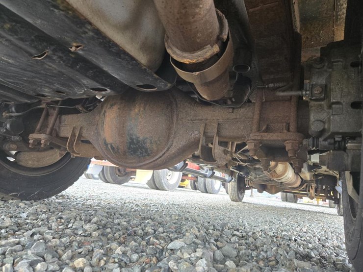 2011-ford-f550-image-40