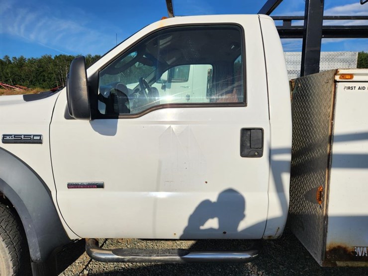 2006-ford-f550-image-18