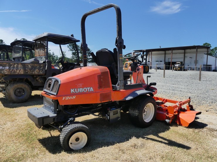 2013-kubota-f2680-image-3