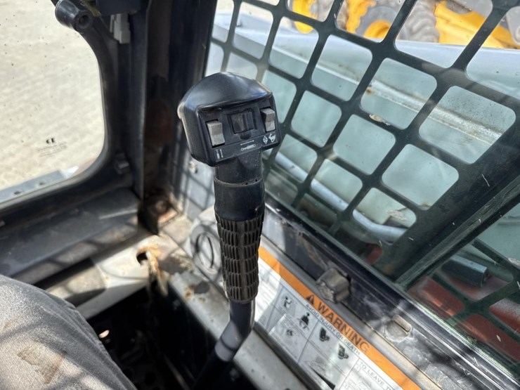 2003-bobcat-s160-image-35