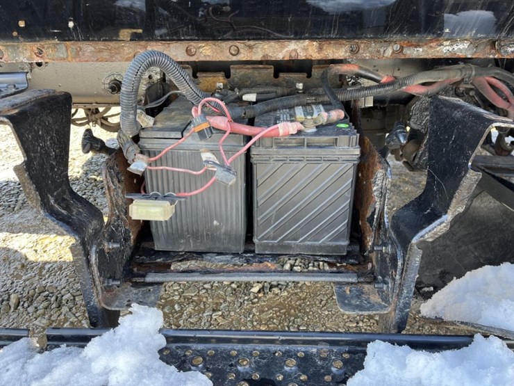 2013-ford-f650-xlt-image-15