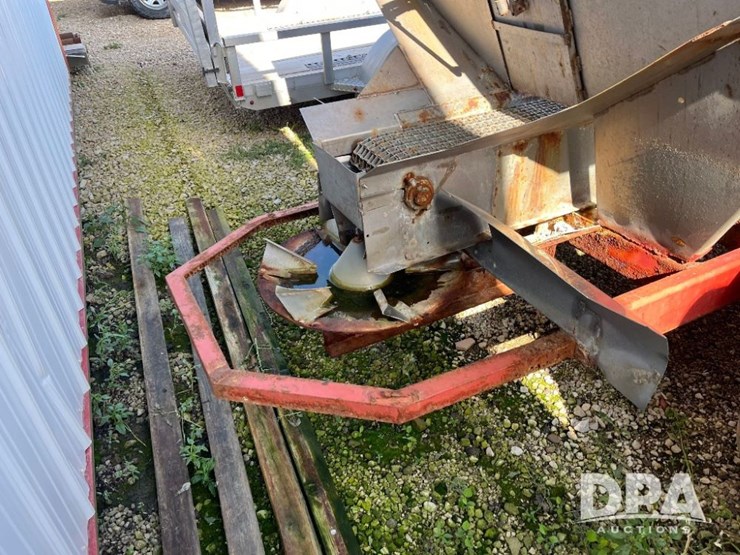 tyler-dry-spreader-(jn2945,-unit-m1026)-image-18
