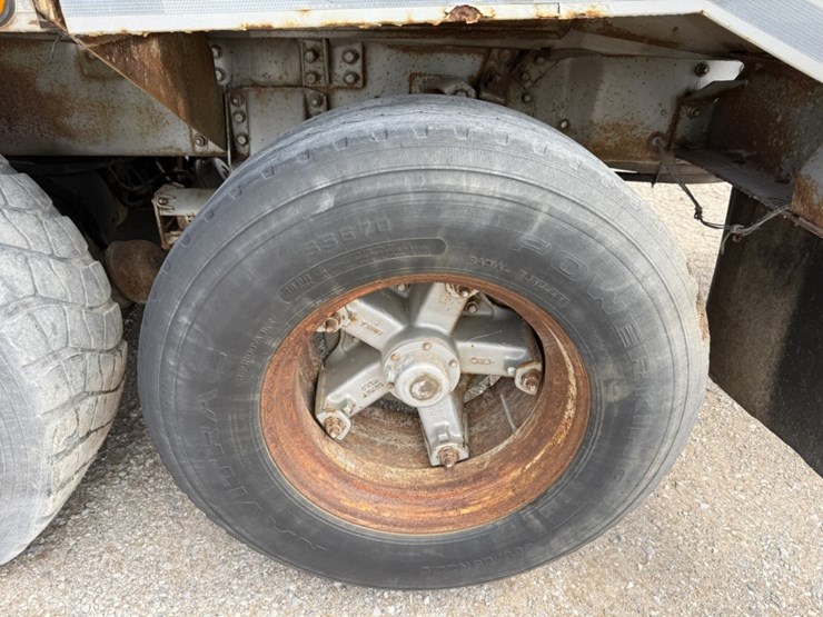 #1553-•-1991-oshkosh-mixer-truck-image-82