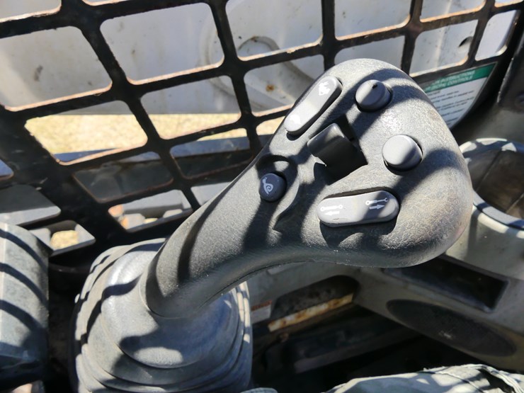 2018-bobcat-t590-image-14