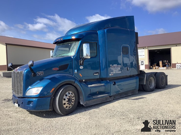 2019-peterbilt-579-image-1