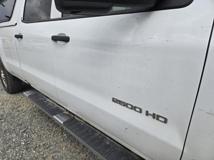 2016-chevrolet-2500hd-image-18