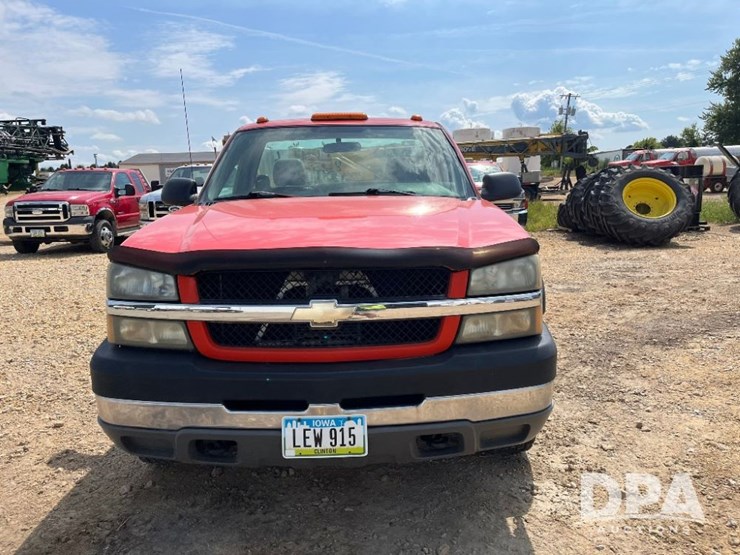 2004-chevrolet-2500hd-image-3