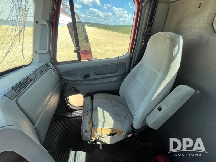 2007-freightliner-columbia-truck-(jn2954,-unit-2158)-image-75