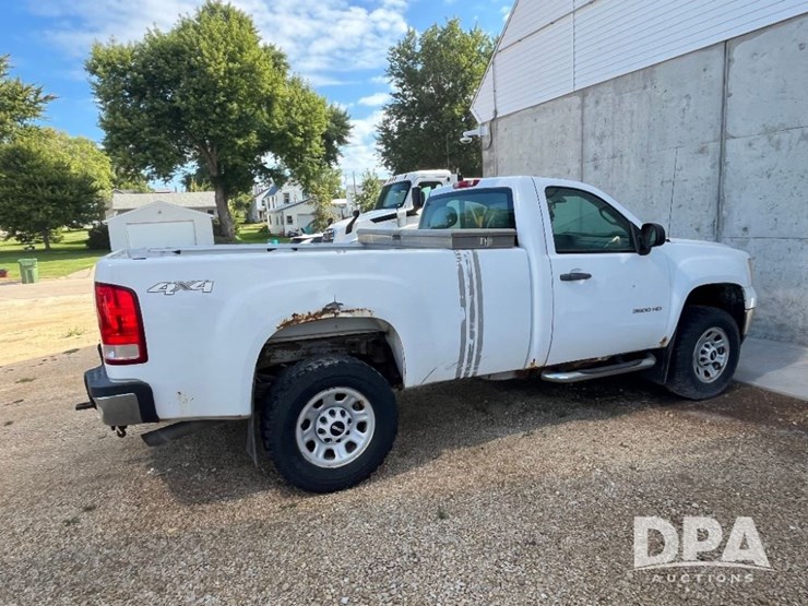 2012-gmc-3500hd-image-6