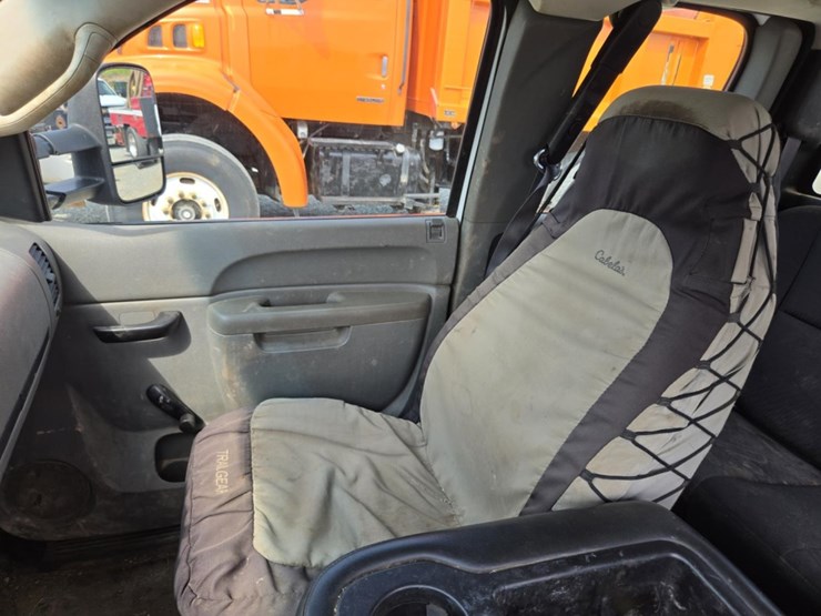 2011-chevrolet-2500hd-image-47