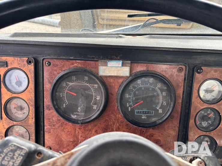 1995-ihc-9400-dry-tender-truck-(pz13881)-image-75