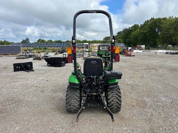 2020-john-deere-1023e-image-6