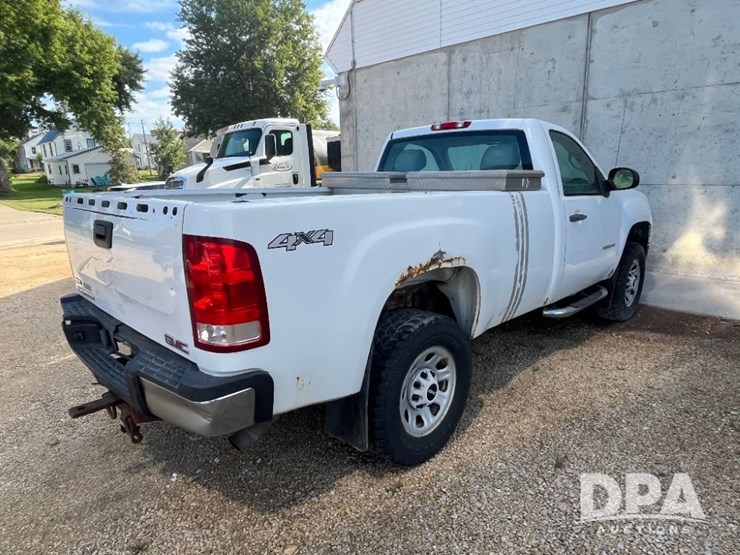 2012-gmc-3500hd-image-7