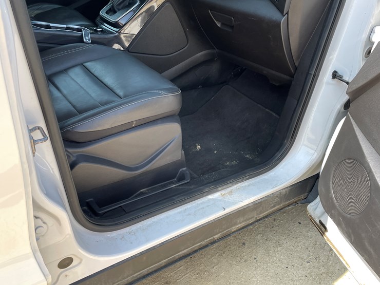 2014-ford-escape-image-41