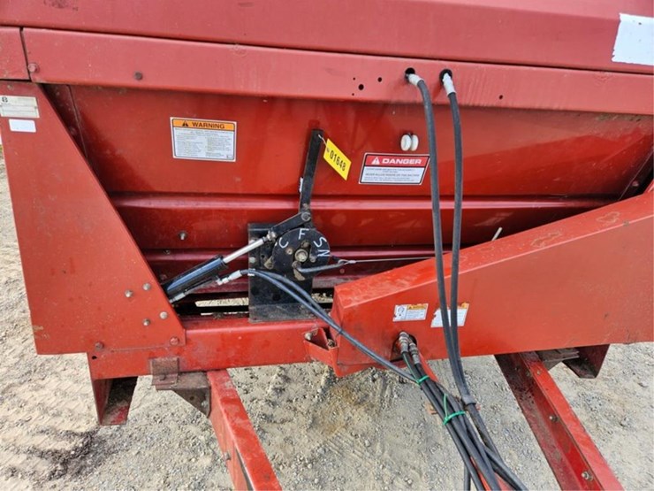 new-holland-195-image-12