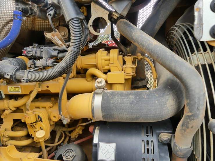 caterpillar-d3-lgp-image-11