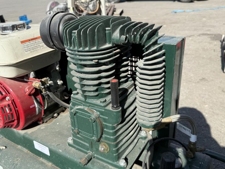 #2121-•-rolair-portable-gas-air-compressor-image-6