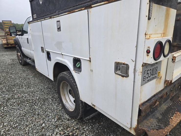 2011-ford-f550-image-27