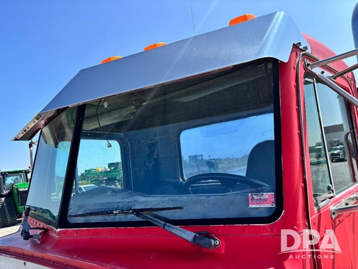1993-peterbilt-377-image-62