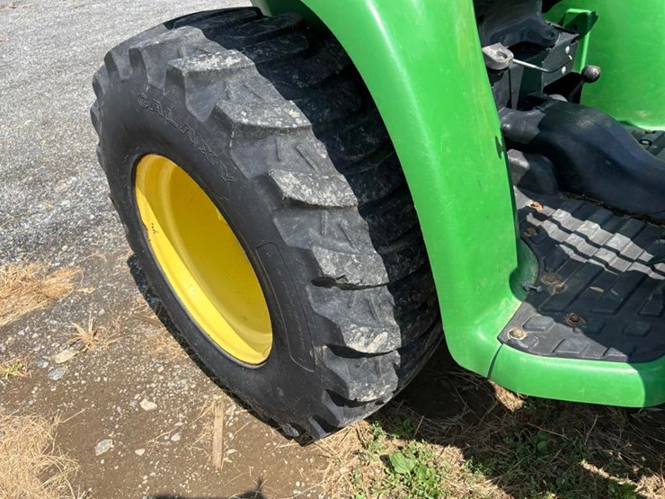 john-deere-3032e-image-9