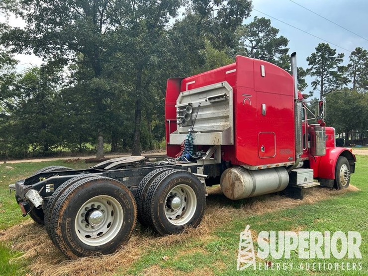 2000-peterbilt-379-image-3