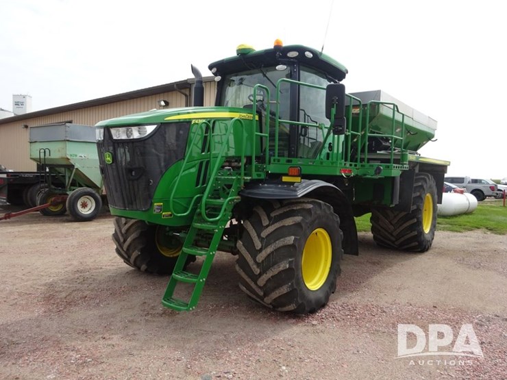 2019-john-deere-f4365-image-3