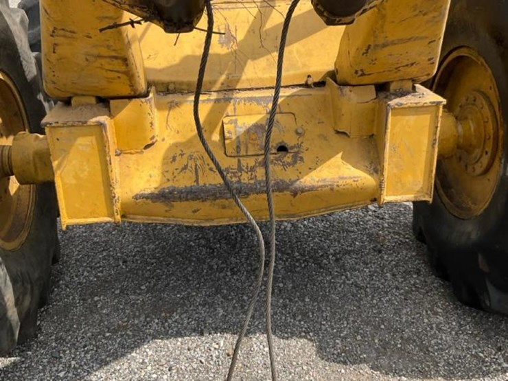 1985-deere-648d-image-39