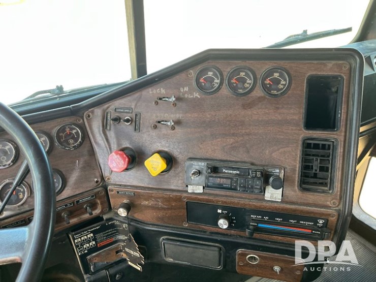 1991-freightliner-truck-(jn2955,-unit-758)-image-61